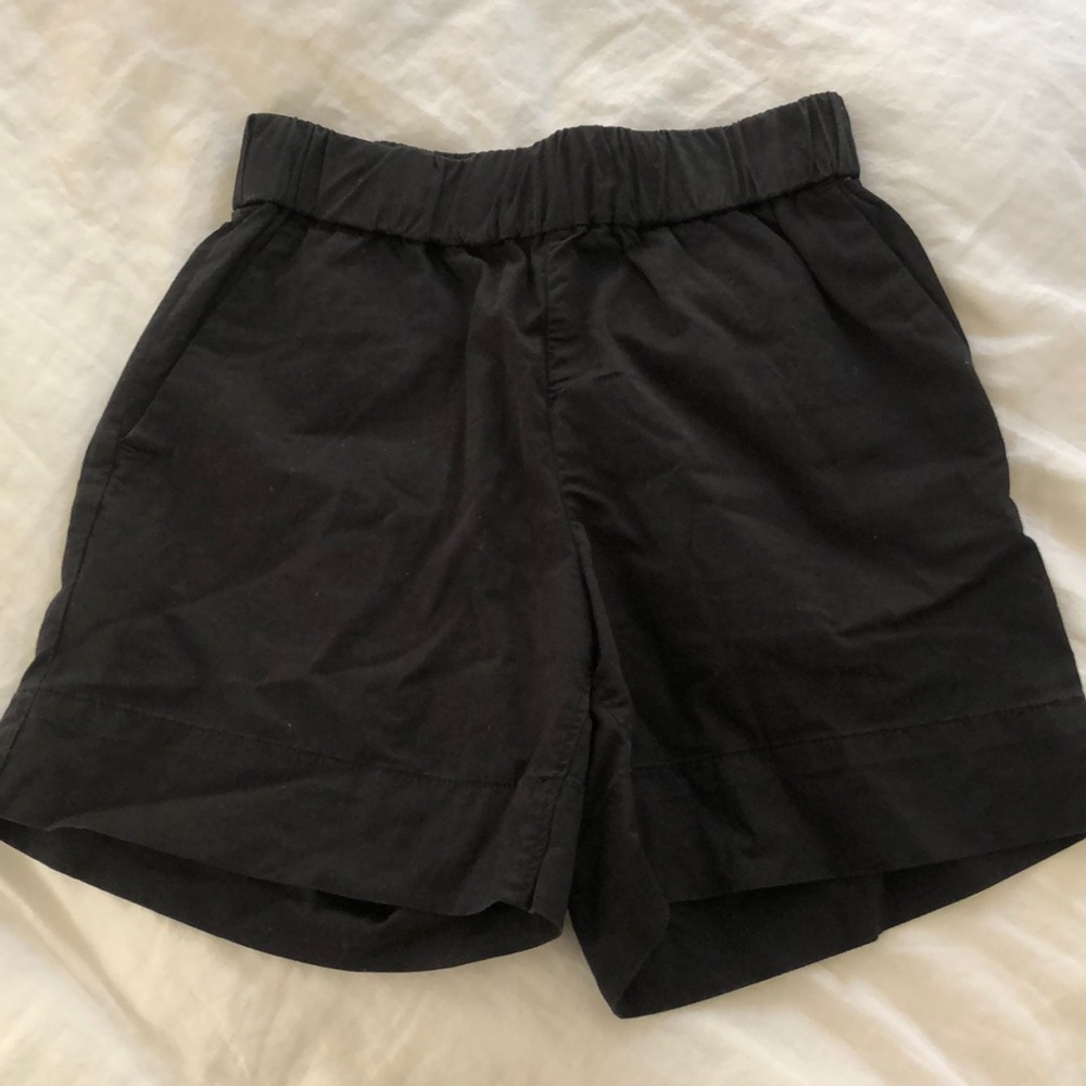 Everlane Easy Short in Washed Black